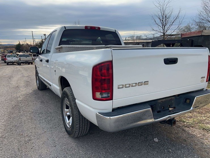 2003-dodge-1500-image-12