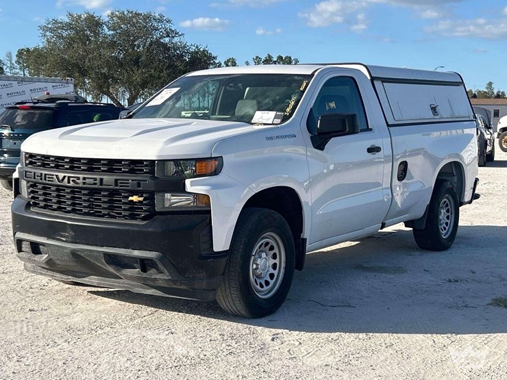 2020-chevrolet-silverado-1500-image-1