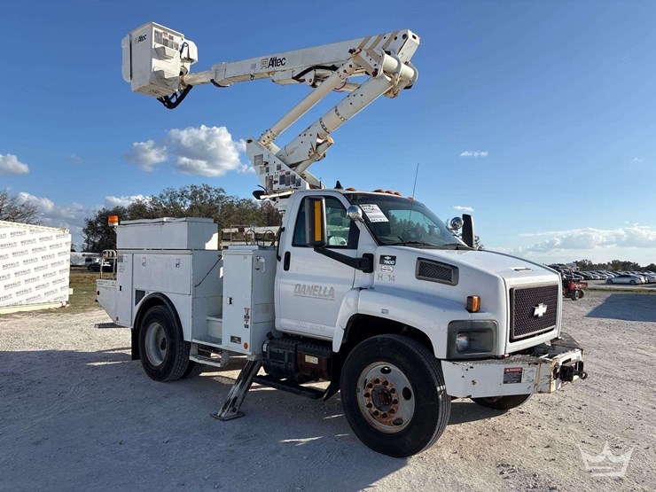 2088-chevrolet-c7500-altec-ta40-41ft.-bucket-truck-image-2