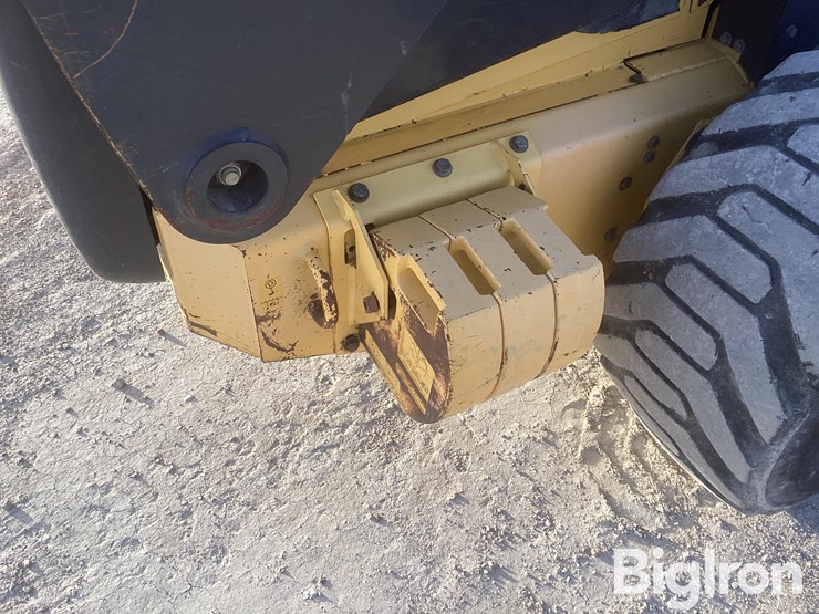 new-holland-l185-image-12