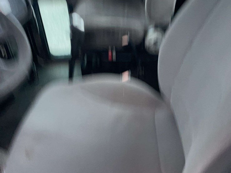 2005-peterbilt-385-image-31