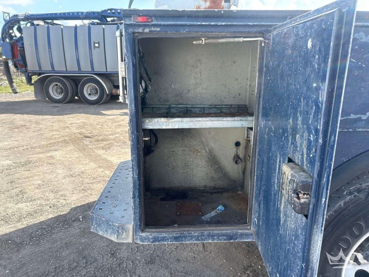 2017-ford-f650-image-38