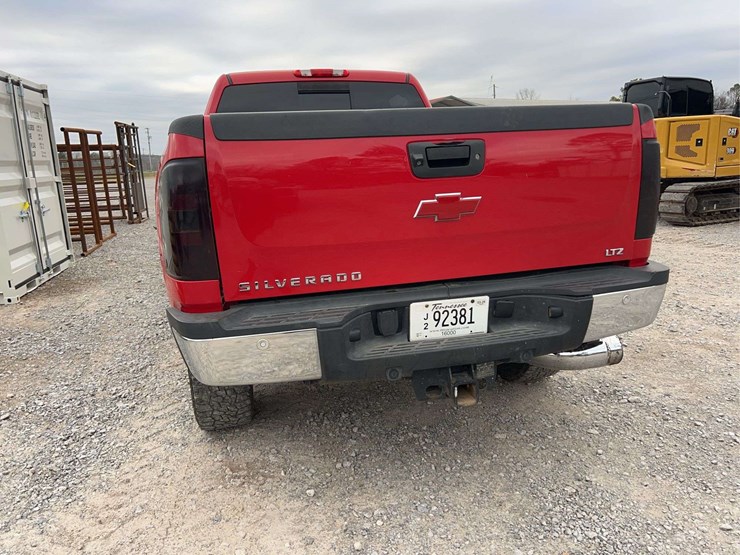 2012-chevrolet-2500-image-10