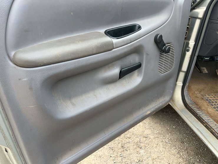 1996-dodge-2500-image-16