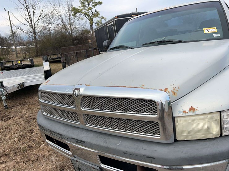 1996-dodge-2500-image-3