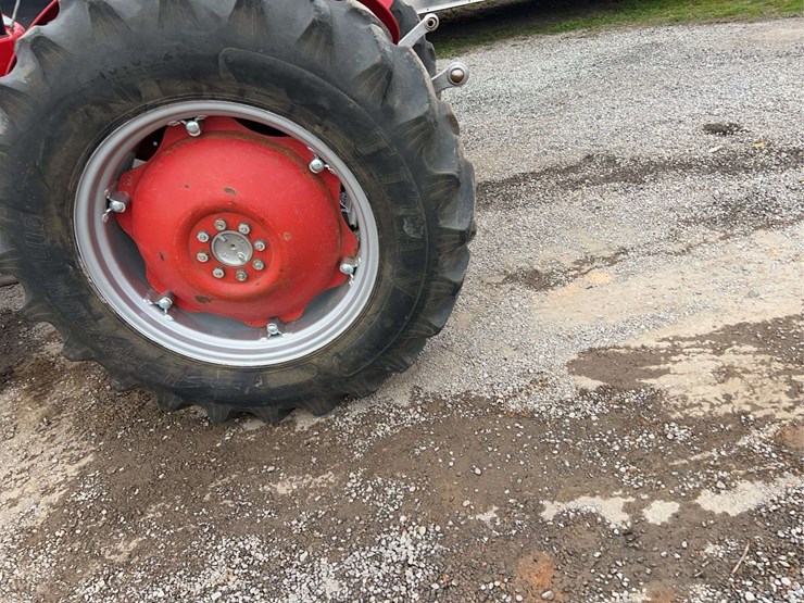 massey-ferguson-135-image-22