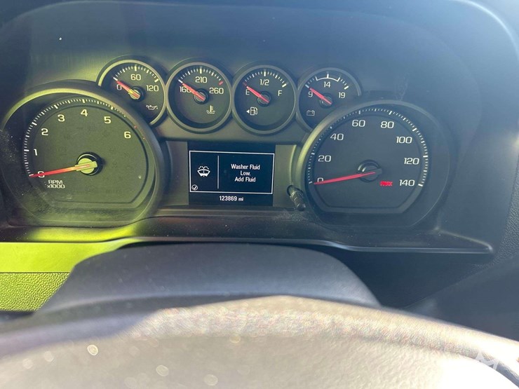 2020-chevrolet-silverado-1500-image-12