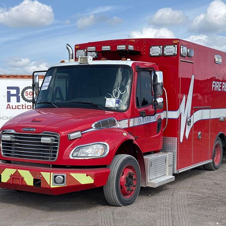 2016 FREIGHTLINER M2 106