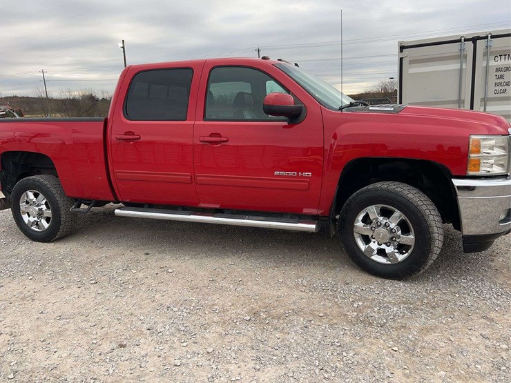 2012-chevrolet-2500-image-2