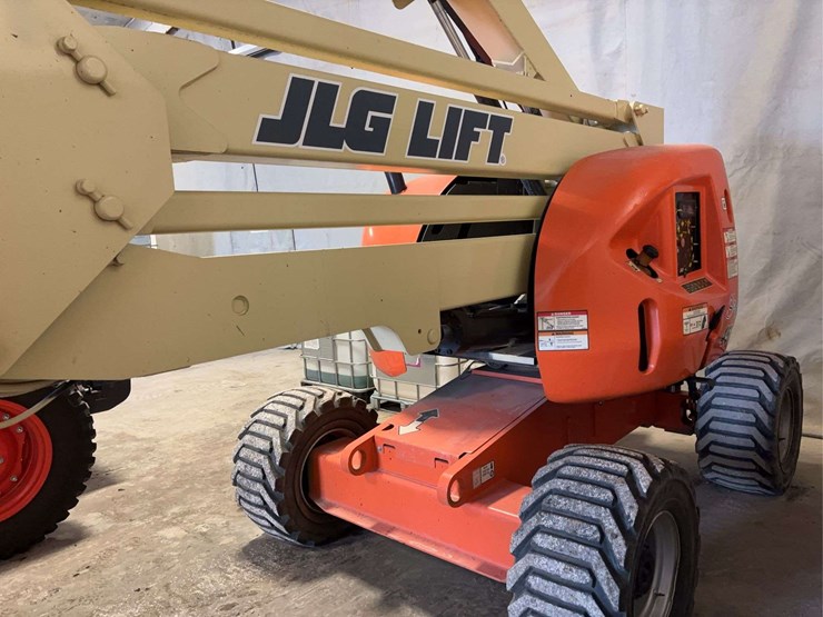 2012-jlg-450-skypower-aj450'-45"-lift-image-3