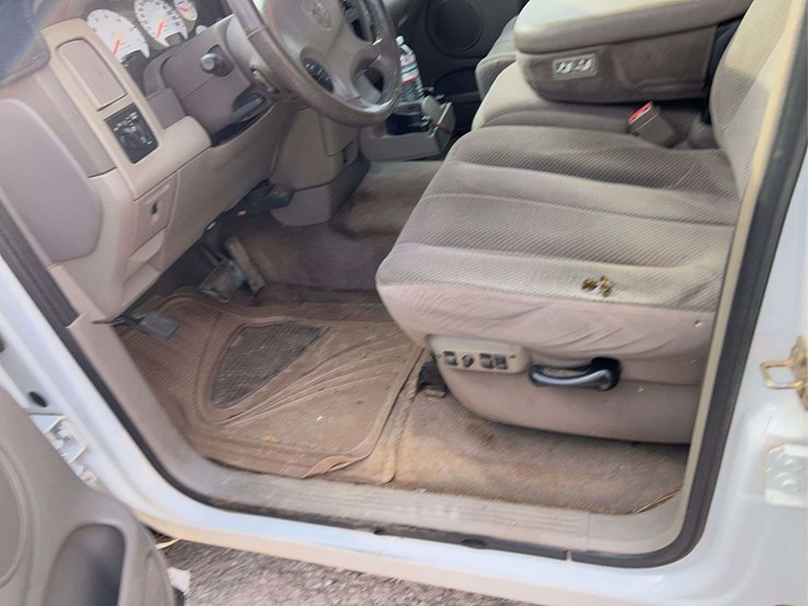 2003-dodge-1500-image-18