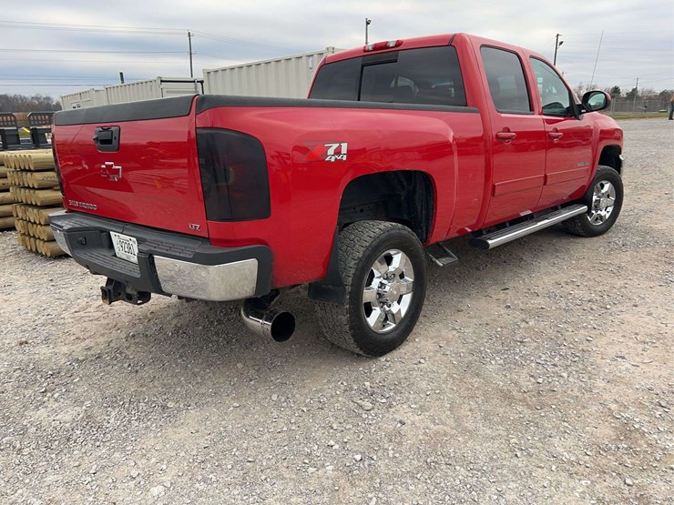 2012-chevrolet-2500-image-7