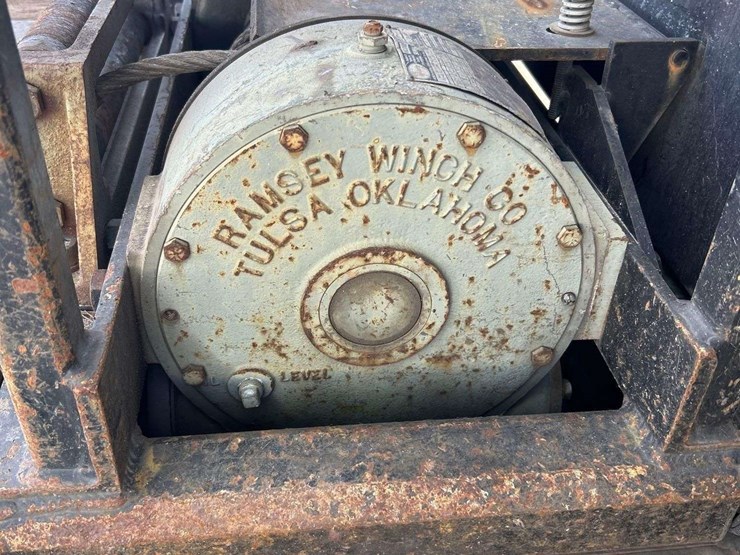 2018-peterbilt-348-image-50