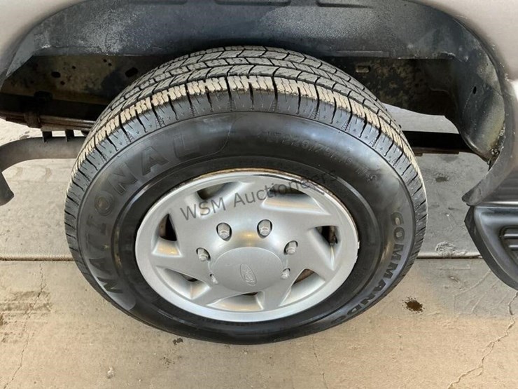 2009-ford-e150-image-8