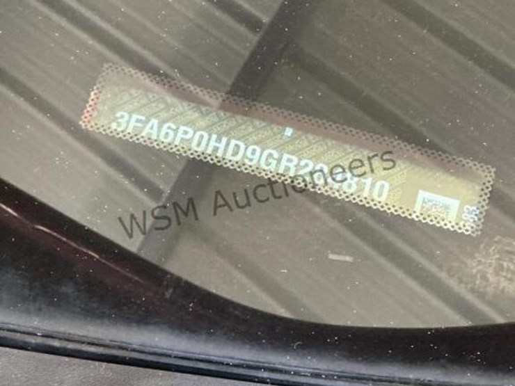 2016-ford-fusion-se-sdn-image-13