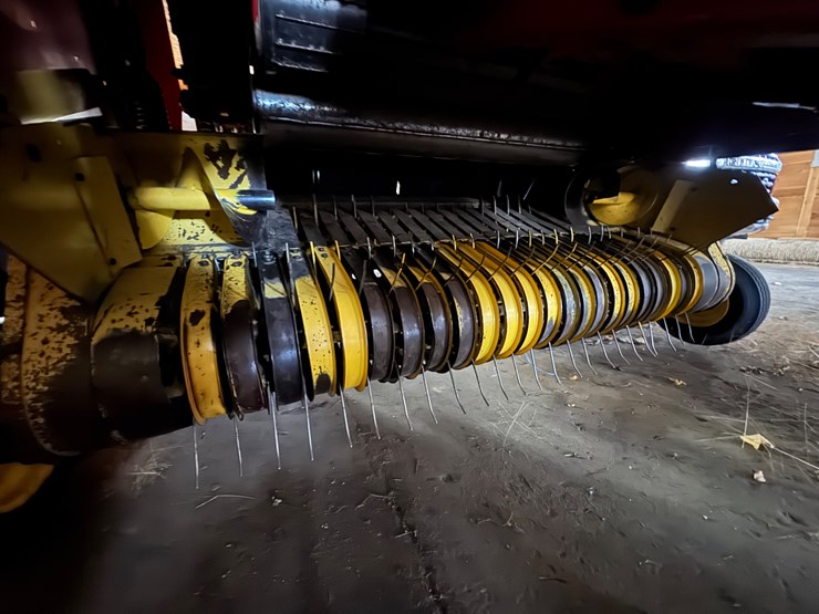 new-holland-658-image-7