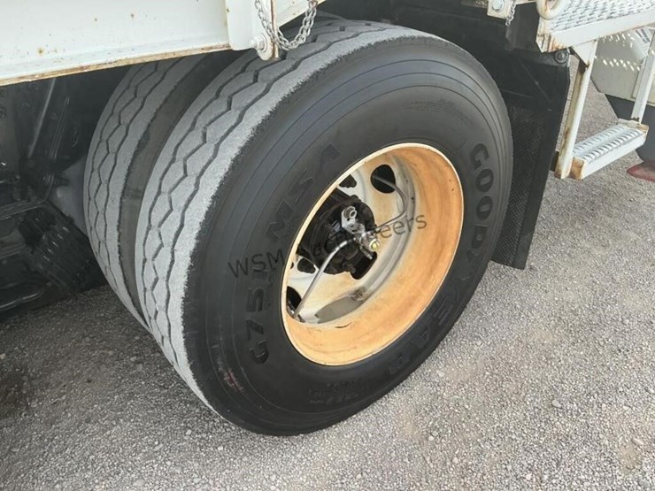 2007-sterling-l7500-image-9