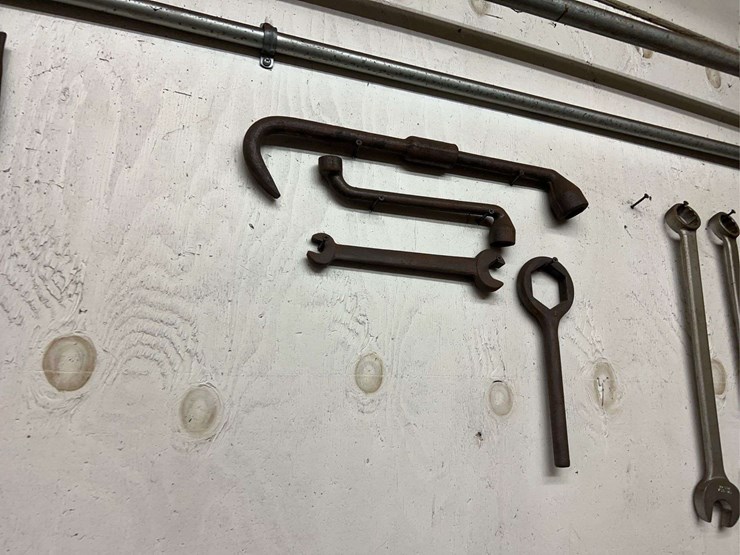 wall-of-tools-image-27