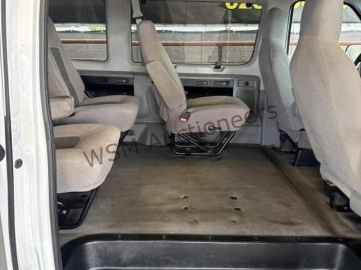 2009-ford-e350-image-10