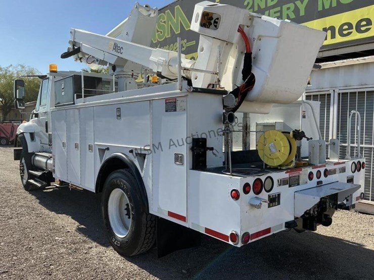 2013-international-7400-image-7