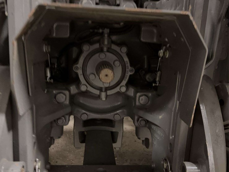 agco-fendt-1042-tractor-image-18