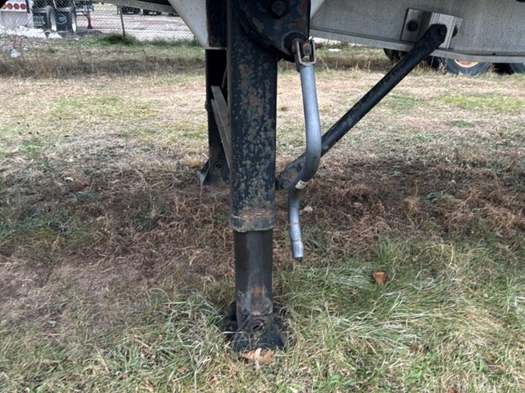 #153-•-1991-ravens-flat-bed-trailer-image-11