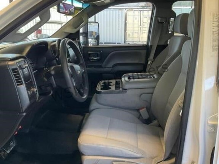 2015-chevrolet-silverado-2500-image-23