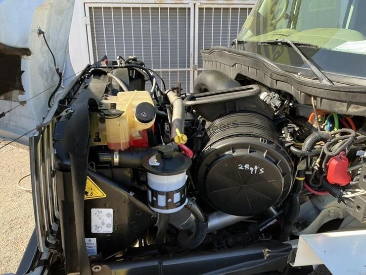 2009-international-7400-image-22