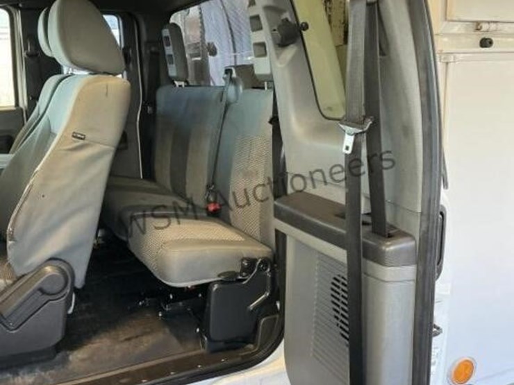 2014-ford-f550-image-29