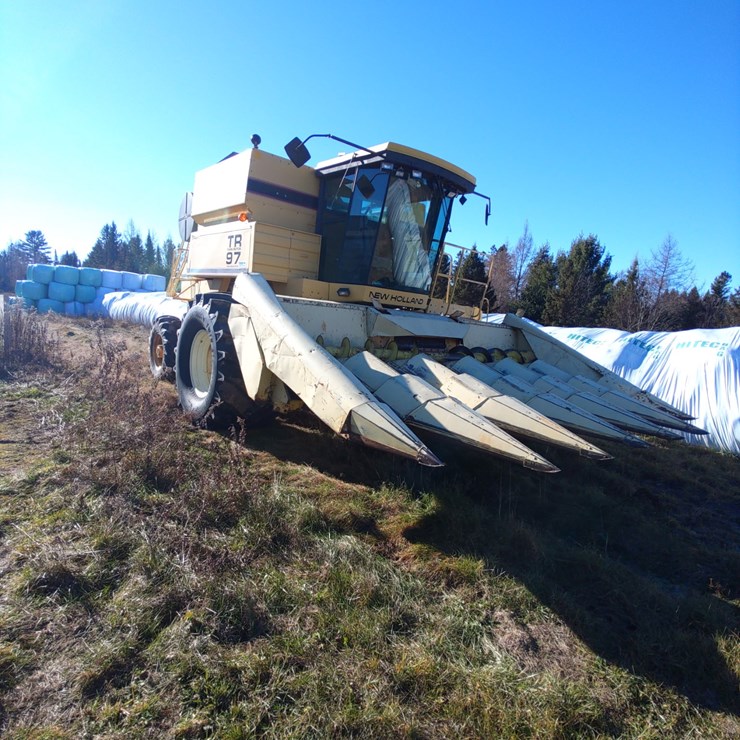 NEW HOLLAND TR97