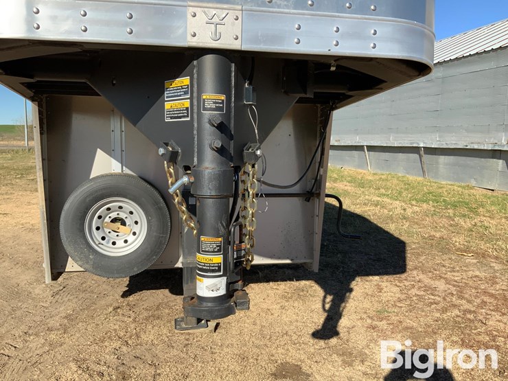 wilson-livestock-trailer-image-8