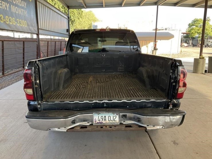 2004-chevrolet-silverado-1500-image-6