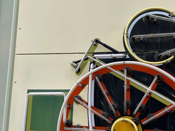 steam-engine-neon-sign-image-4