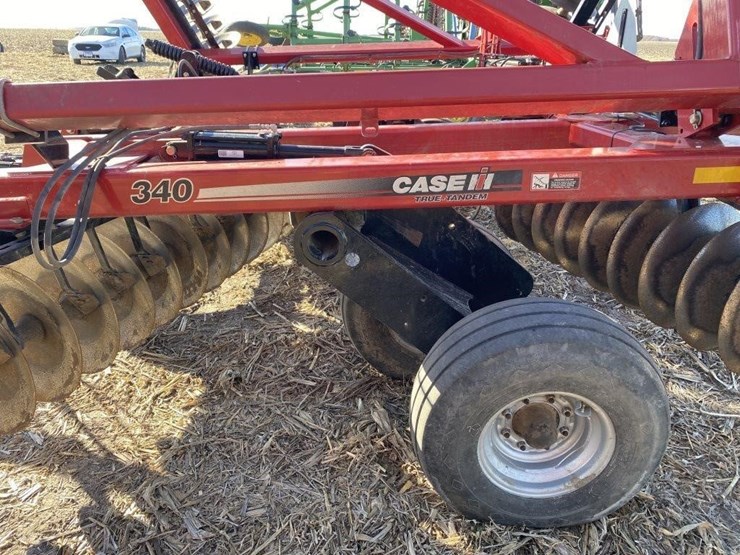 case-ih-340-image-6
