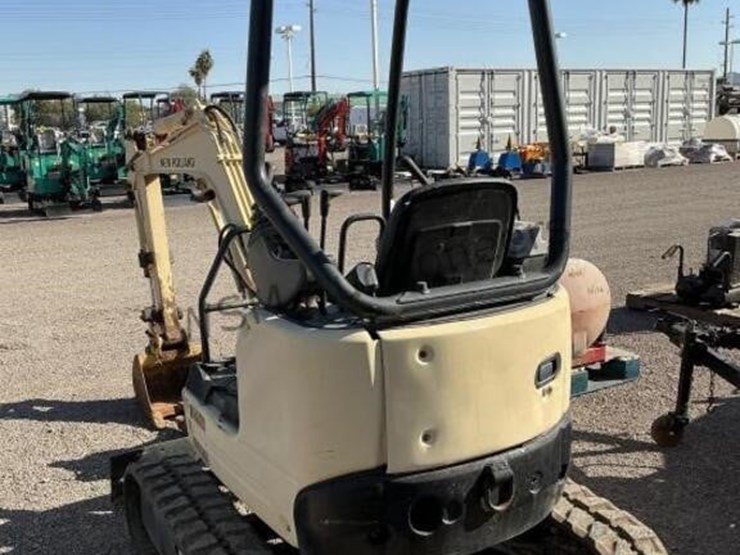 new-holland-e18sr-image-2