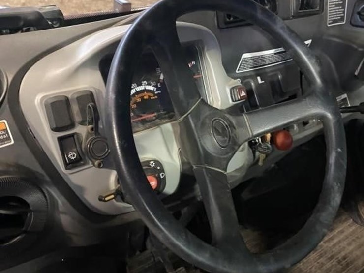 kubota-diesel-582-hours-side-by-side-image-8