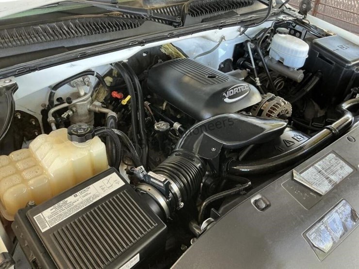 2005-gmc-sierra-3500-image-13