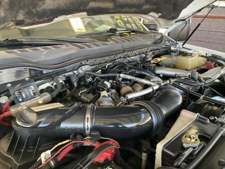 2017-ford-f550-image-16