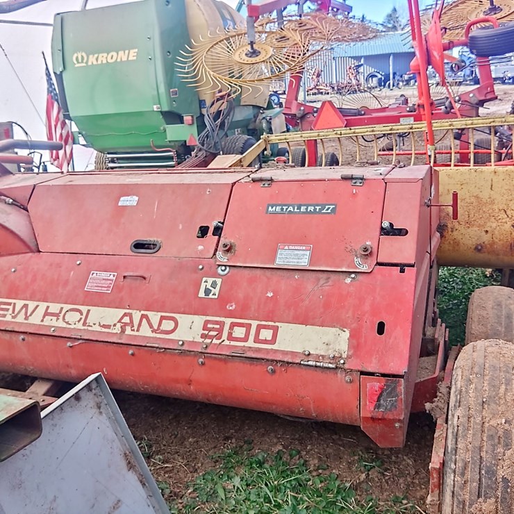 NEW HOLLAND 900