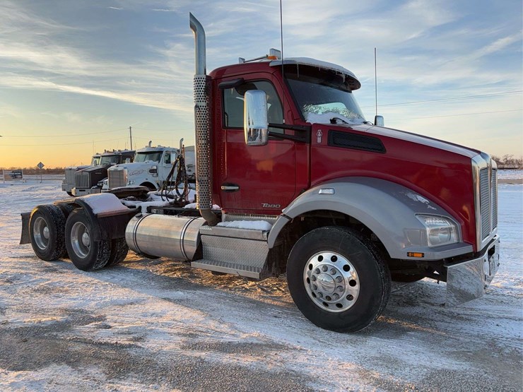 2018-kw-880-semi-image-1