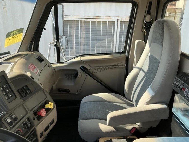 2003-sterling-l9500-image-32