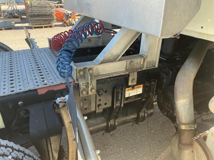 2008-sterling-l8500-image-14