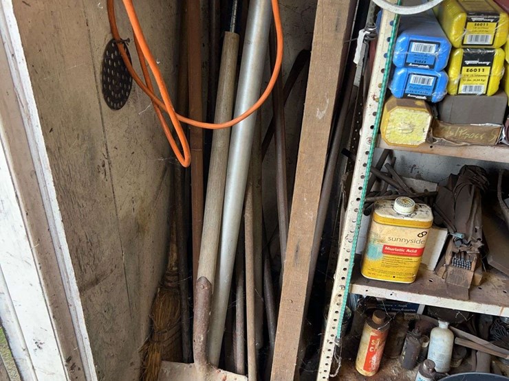 lincoln-arc-welder-and-welding-supplies-image-19