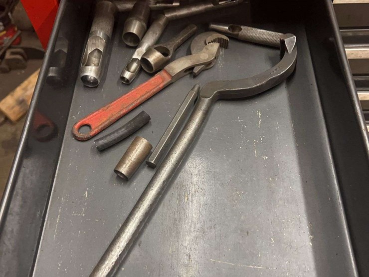 craftsman-toolbox-with-contents-image-16