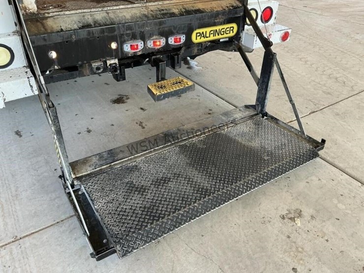 2014-ford-f550-image-27