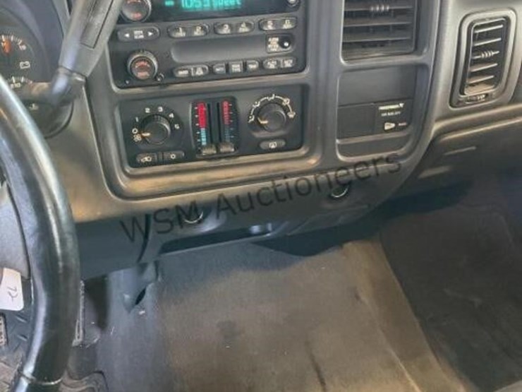 2004-chevrolet-silverado-1500-image-21