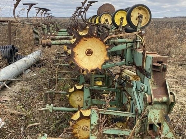 john-deere-16-image-2