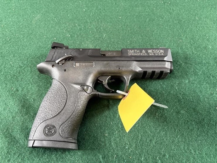 smith-&-wesson-m&p-22-compact-22lr-pistol-image-7