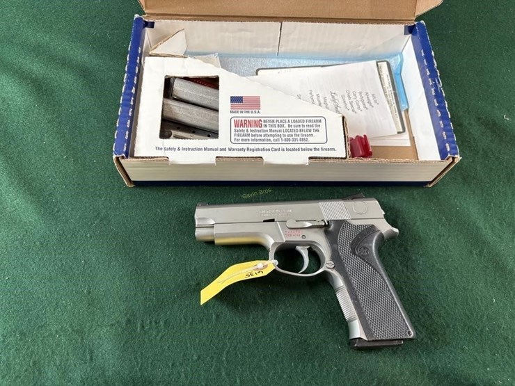 smith-&-wesson-mdl.40-46-40-s&w-pistol-image-2