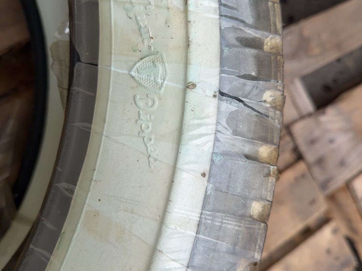 (4)-new-old-stock-firestone-white-walls-image-4